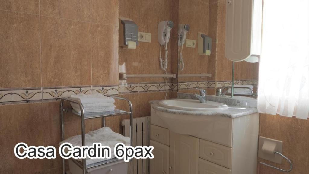 דירות Onís Casa Cardin מראה חיצוני תמונה